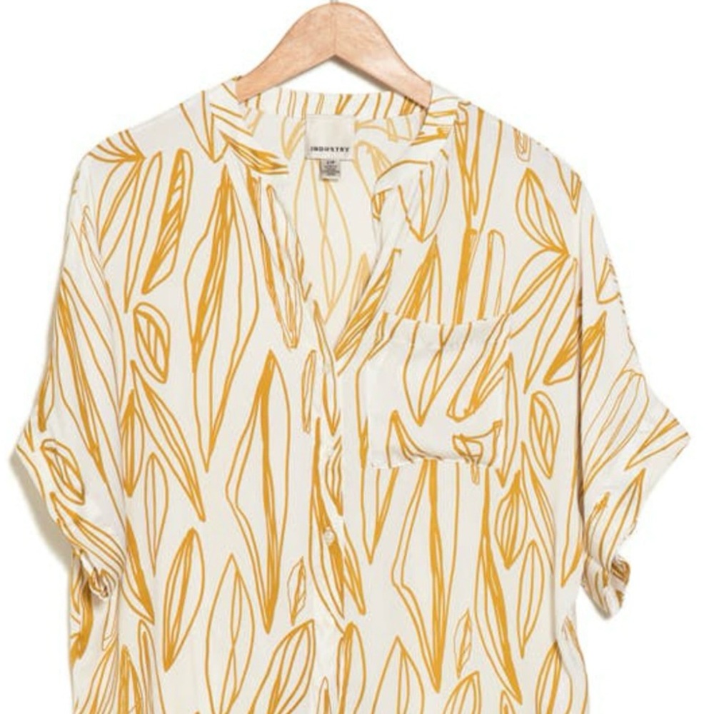 INDUSTRY REPUBLIC CLOTHING AIRFLOW ELBOW SLEEVE POPOVER SHIRT IN IVORY/ DIJON 2X